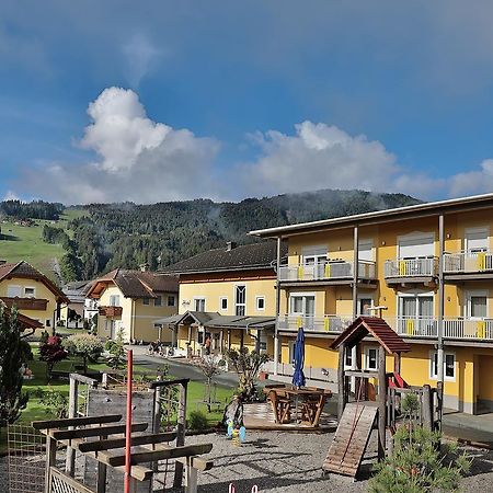 Hotel Garni Zerza Tropolach Luaran gambar