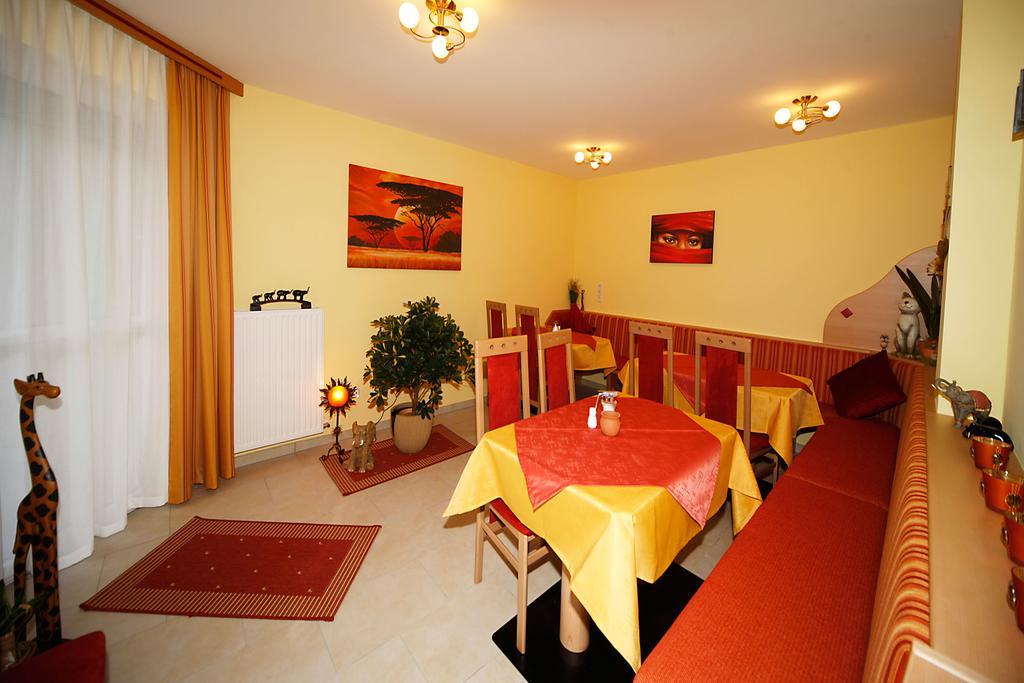 Hotel Garni Zerza Tropolach Luaran gambar