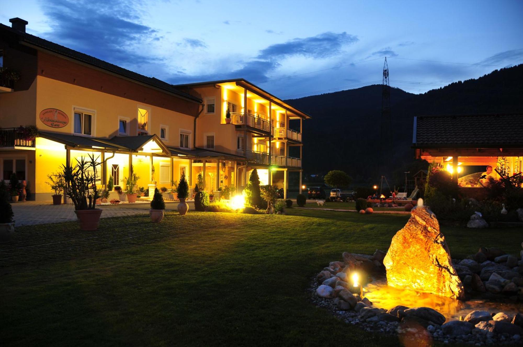 Hotel Garni Zerza Tropolach Luaran gambar
