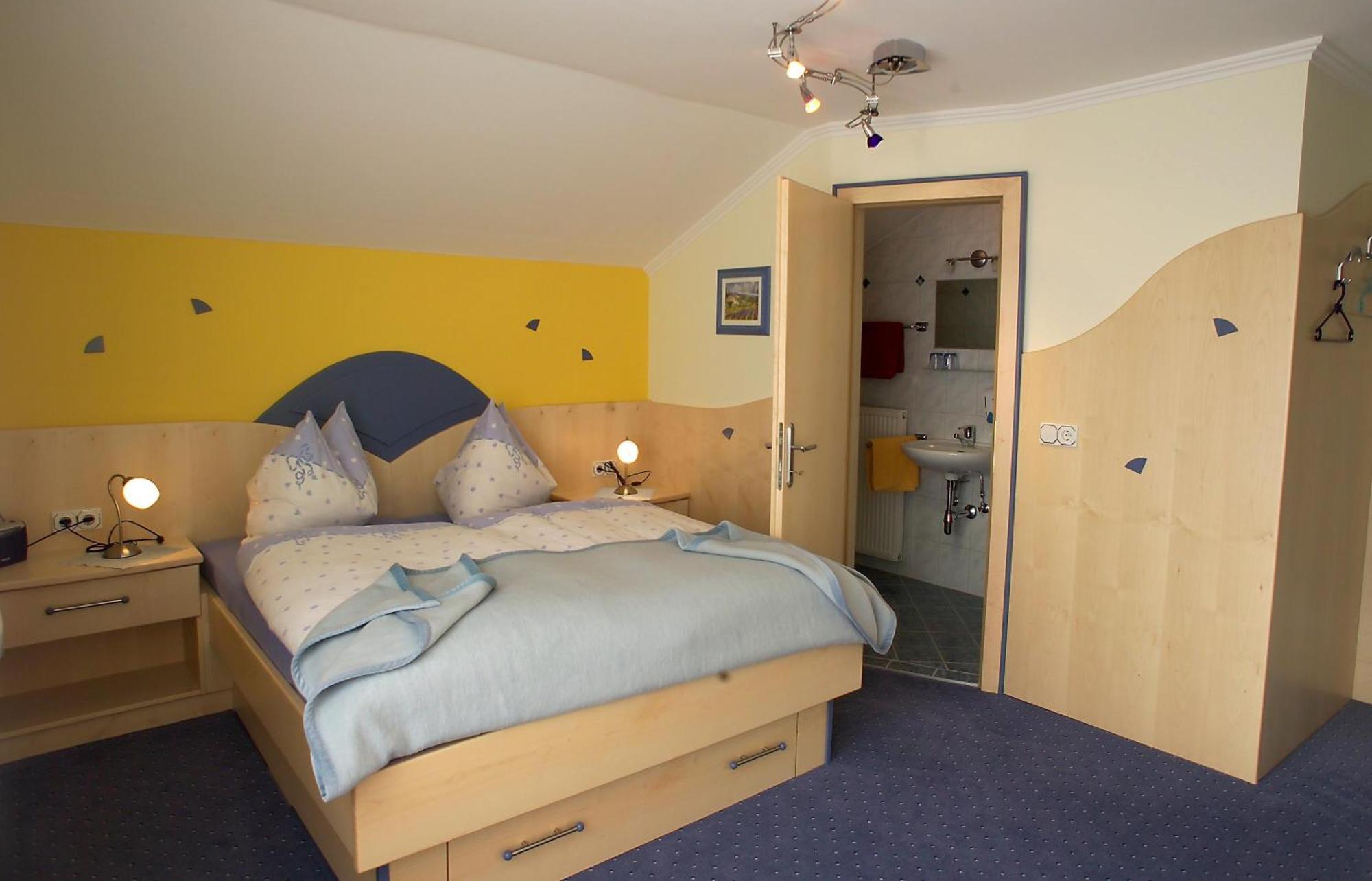 Hotel Garni Zerza Tropolach Bilik gambar