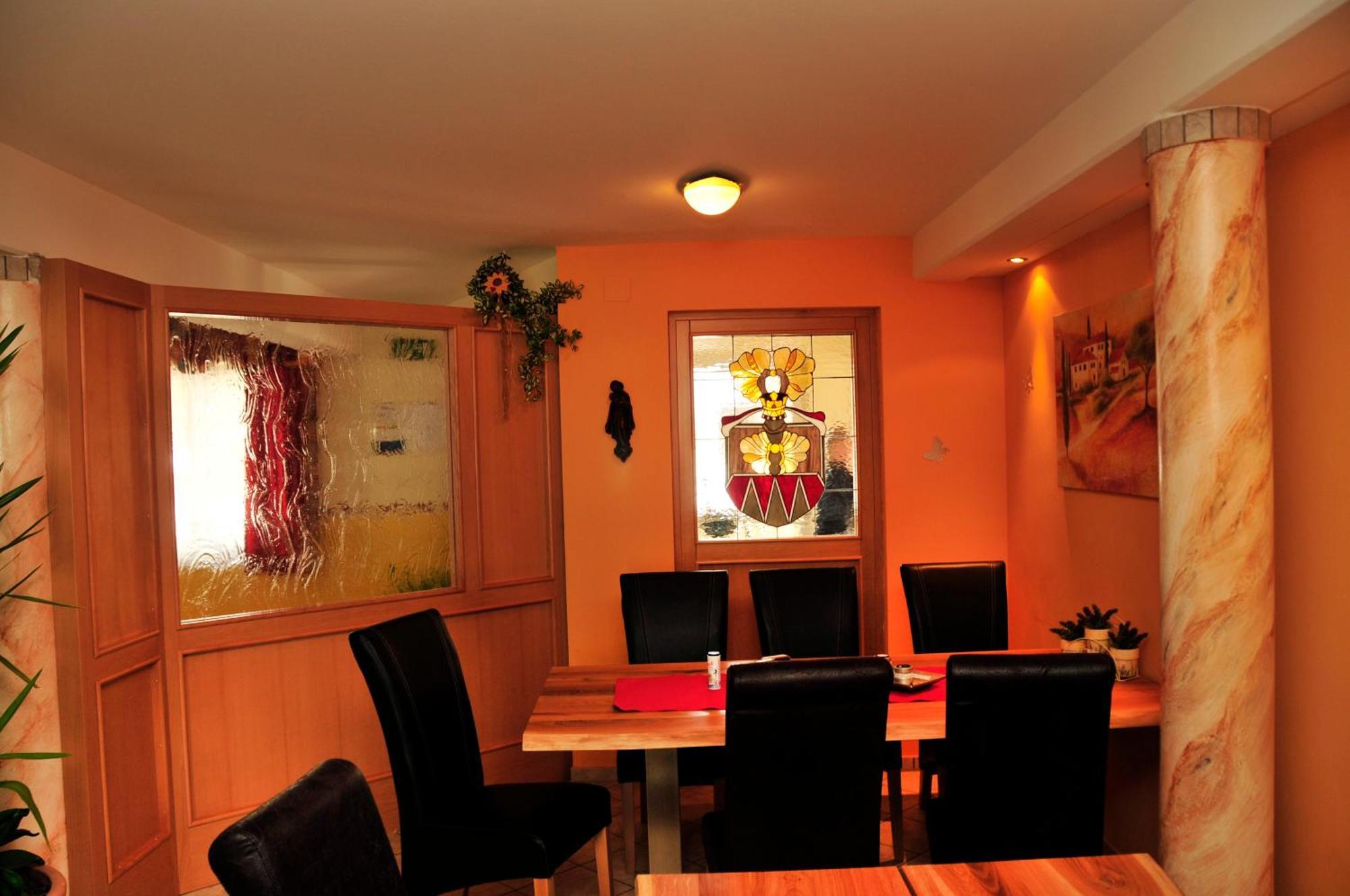 Hotel Garni Zerza Tropolach Luaran gambar