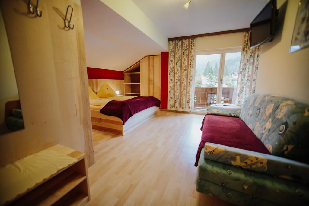Hotel Garni Zerza Tropolach Luaran gambar
