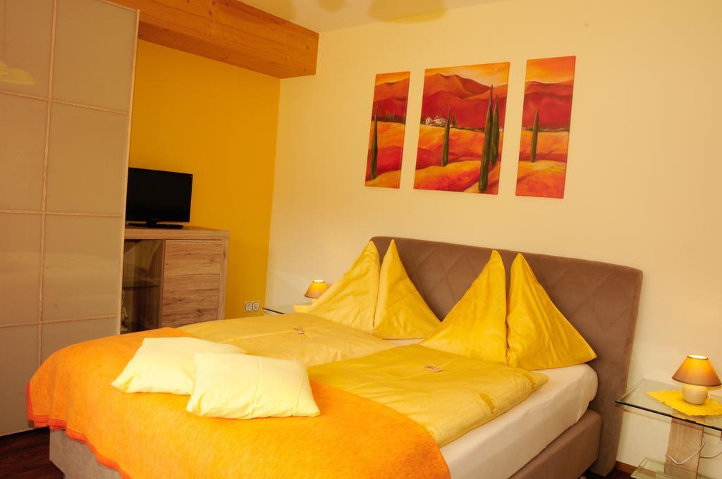 Hotel Garni Zerza Tropolach Luaran gambar