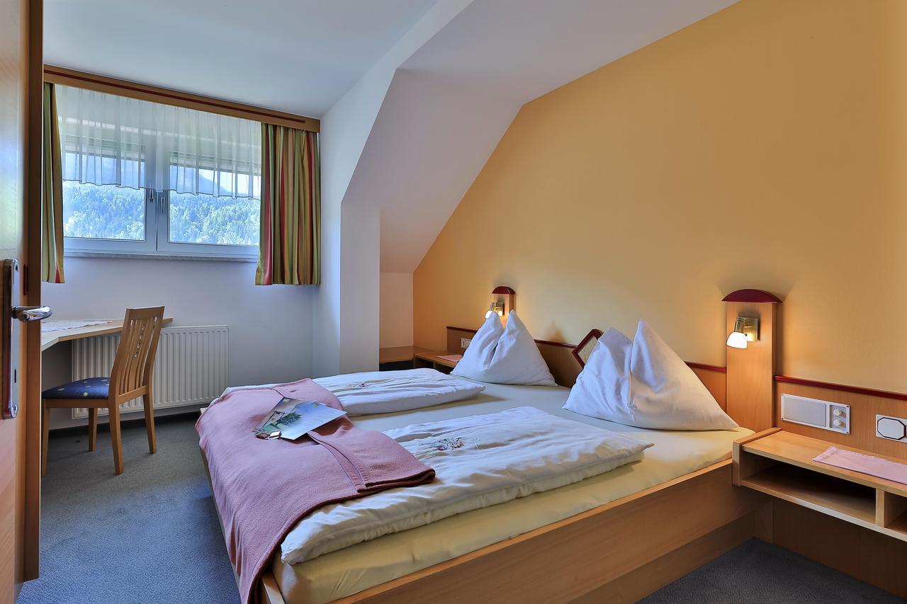 Hotel Garni Zerza Tropolach Luaran gambar