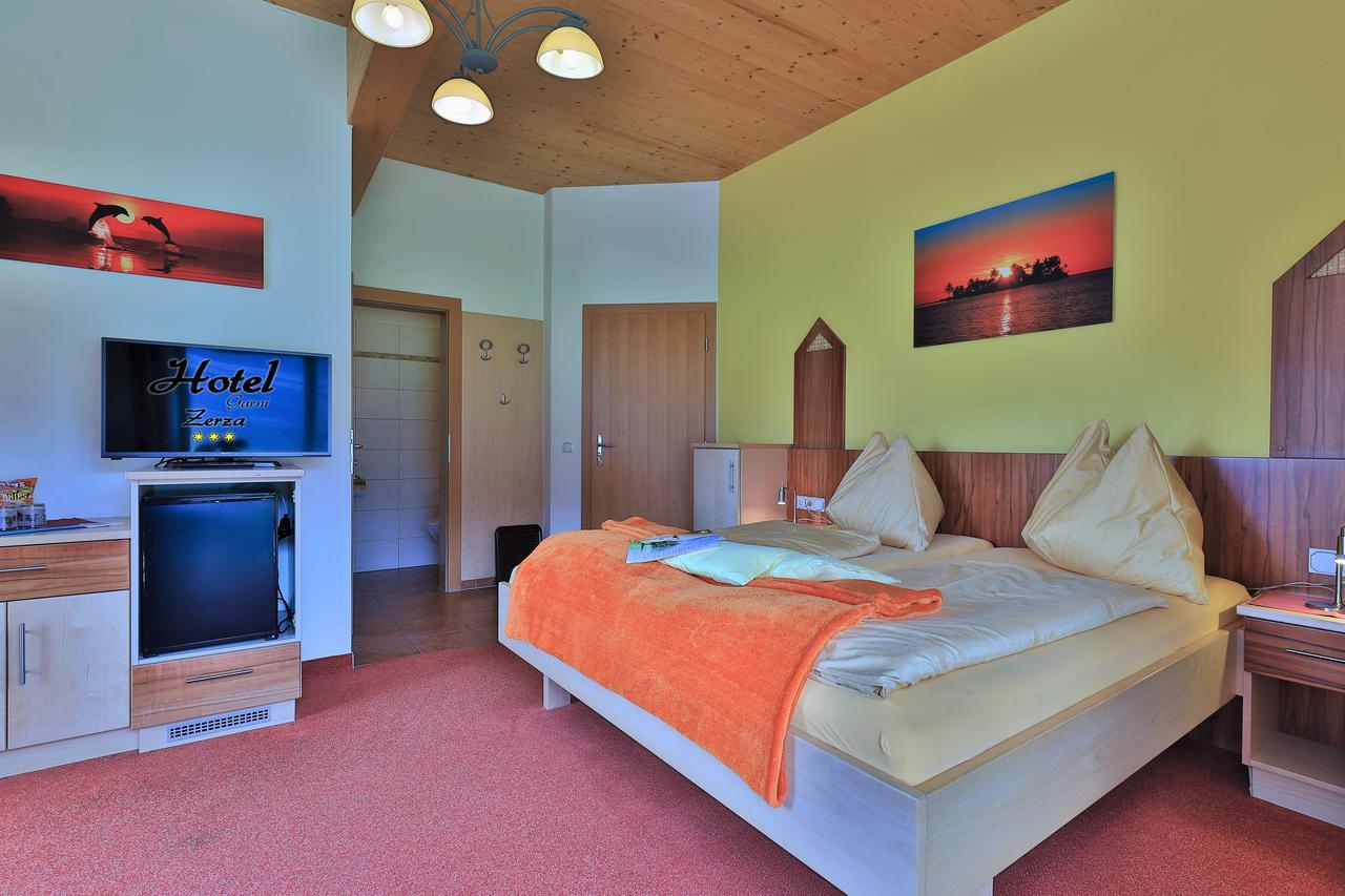 Hotel Garni Zerza Tropolach Luaran gambar