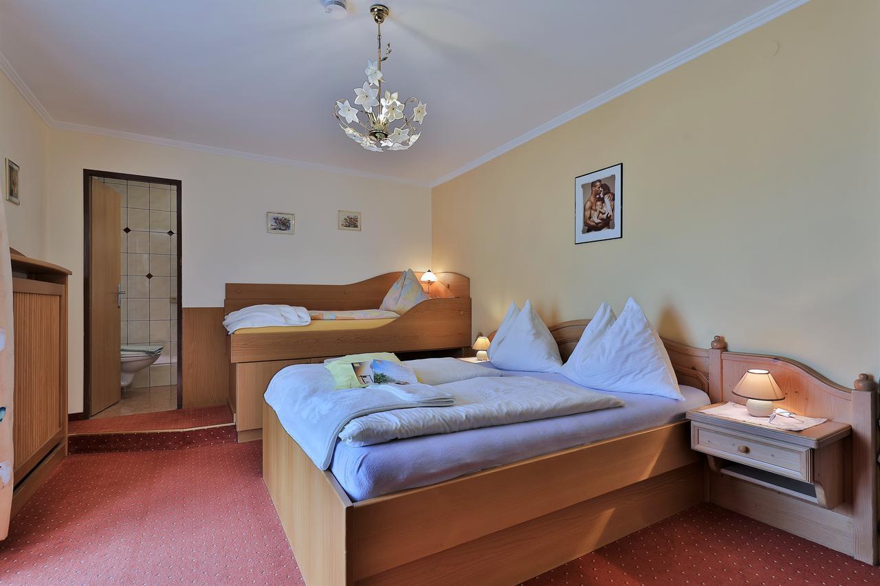 Hotel Garni Zerza Tropolach Luaran gambar