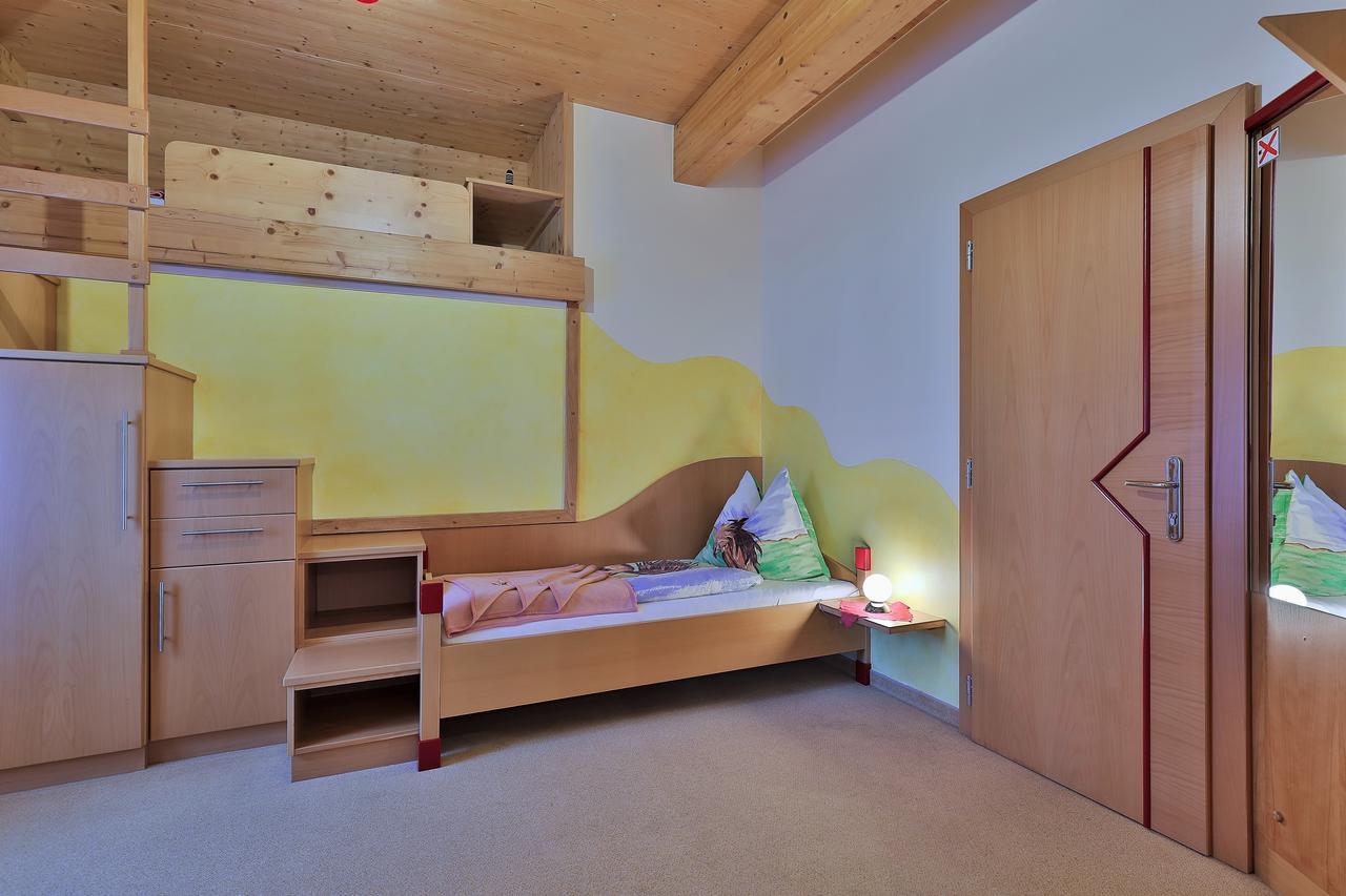 Hotel Garni Zerza Tropolach Luaran gambar
