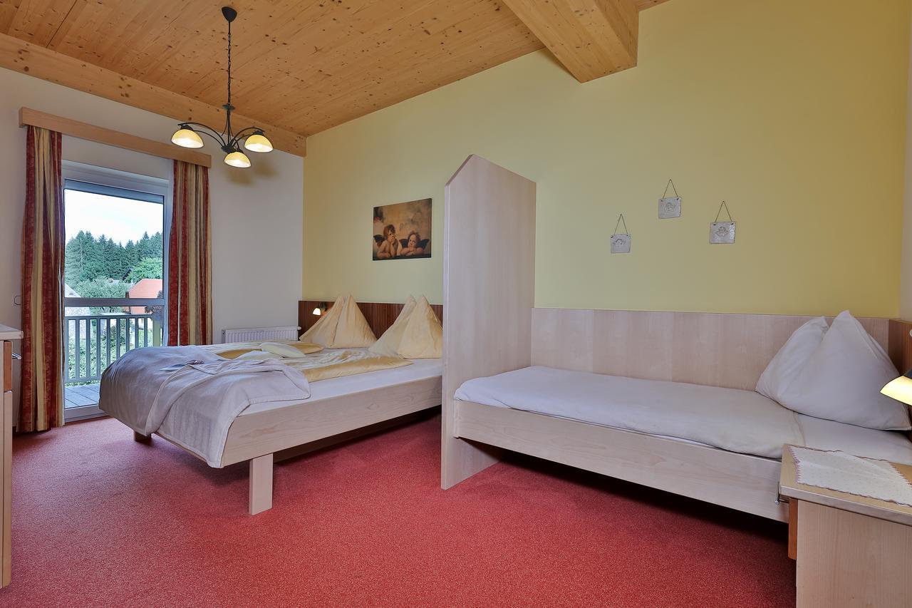 Hotel Garni Zerza Tropolach Luaran gambar